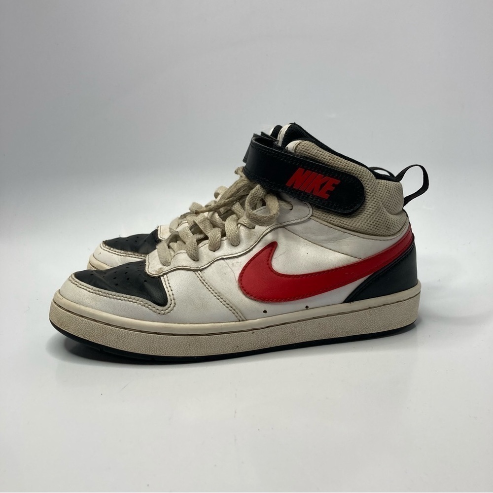 Nike hightop sneakers size 5Y‎
